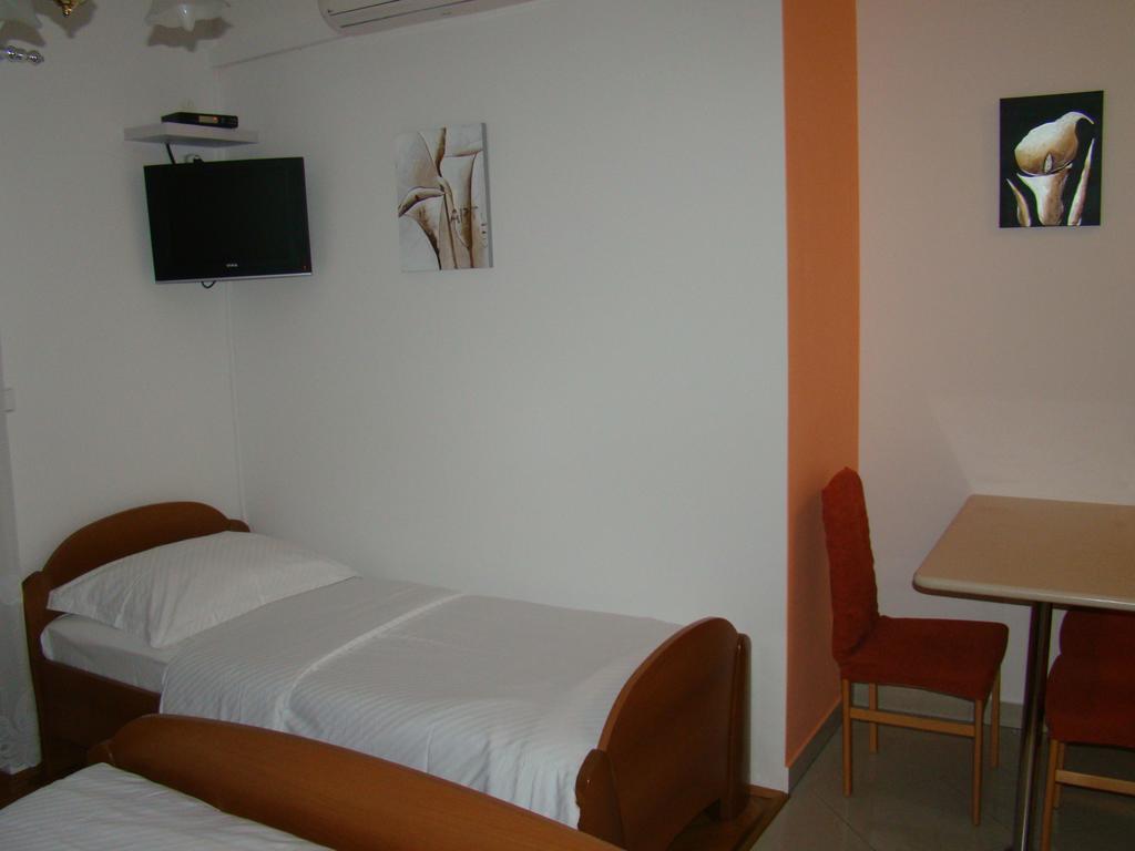 Apartments Villa Sunce Dugi Rat Quarto foto