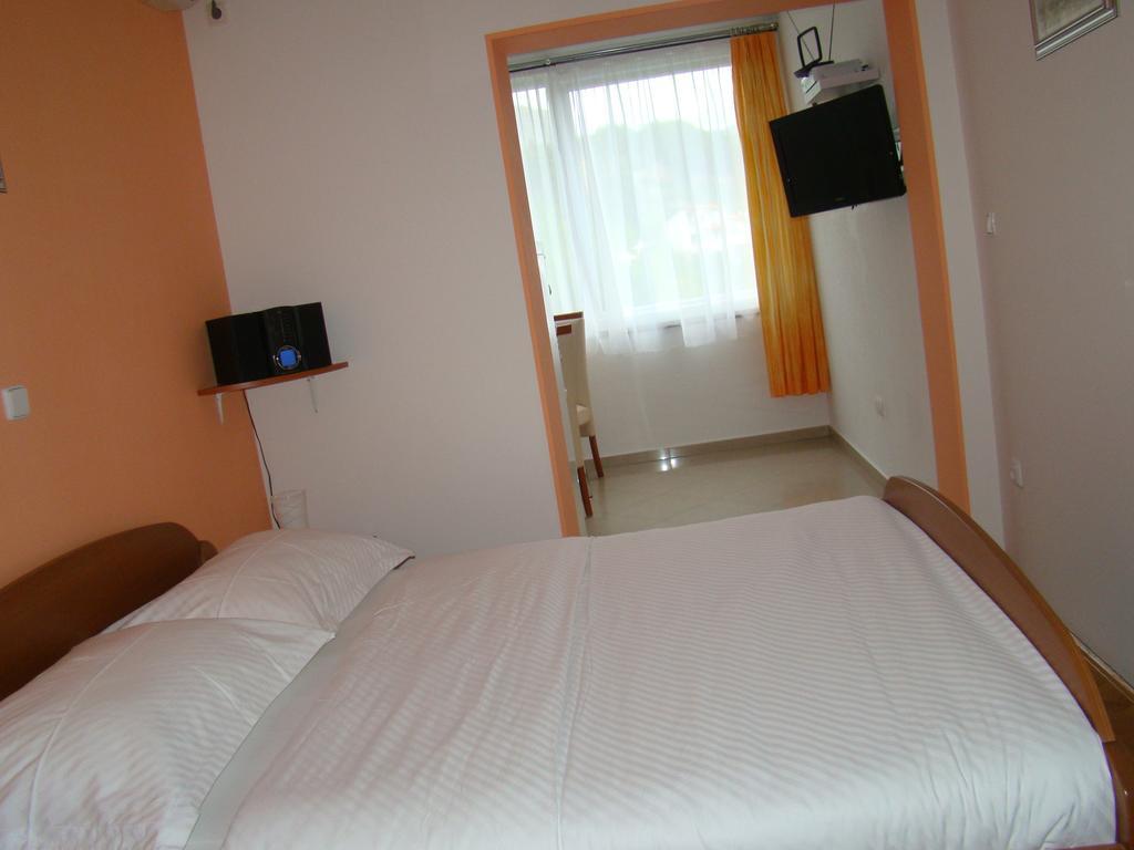 Apartments Villa Sunce Dugi Rat Quarto foto