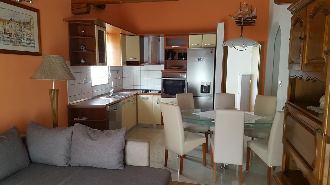 Apartments Villa Sunce Dugi Rat Exterior foto